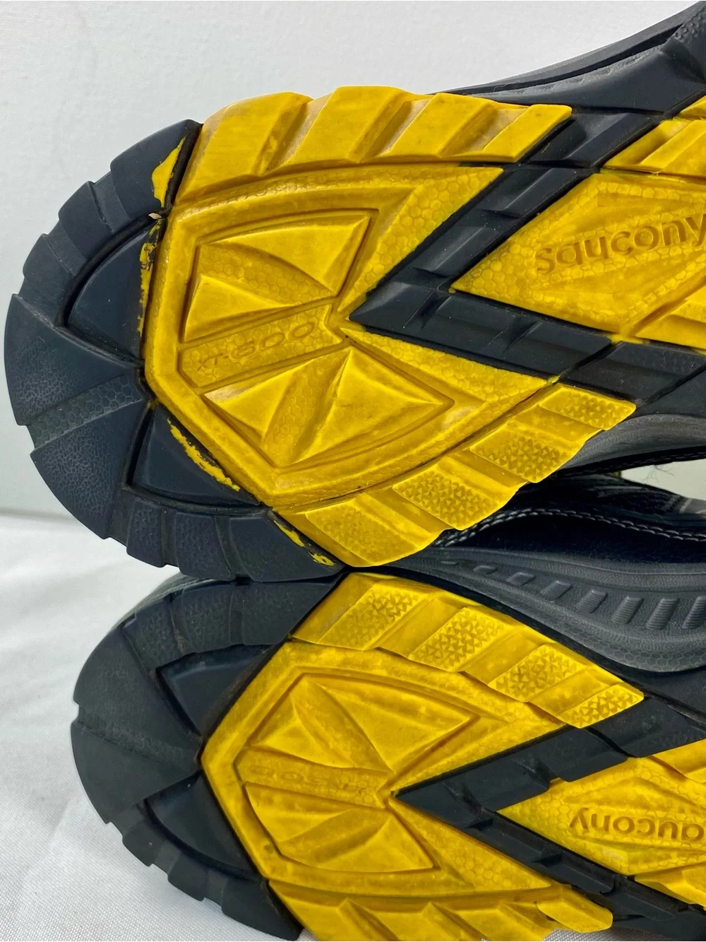 Saucony Excursion TR9 Mens 11 Black Yellow Trail Running Shoes S25249-1